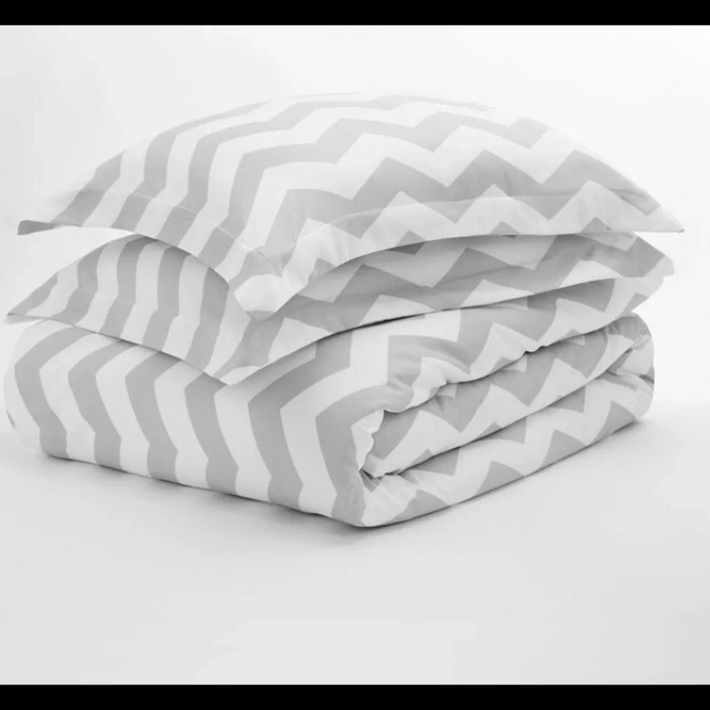 NWT Chevron Pattern Cal King Duvet Cover 3 Piece